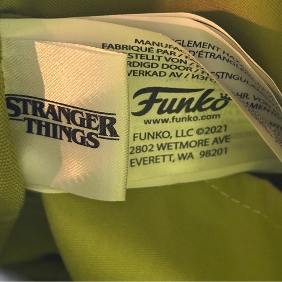 Funko Stranger Things Arcade Mini Backpack Blacklight Exclusive 2022 - Picture 9 of 10